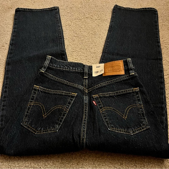 Levi’s Ribcage Straight Ankle Jeans - Picture 4 of 6